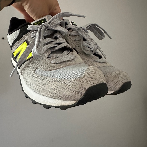 NEW BALANCE  574 gray and green women size 6.5 - Picture 4 of 8